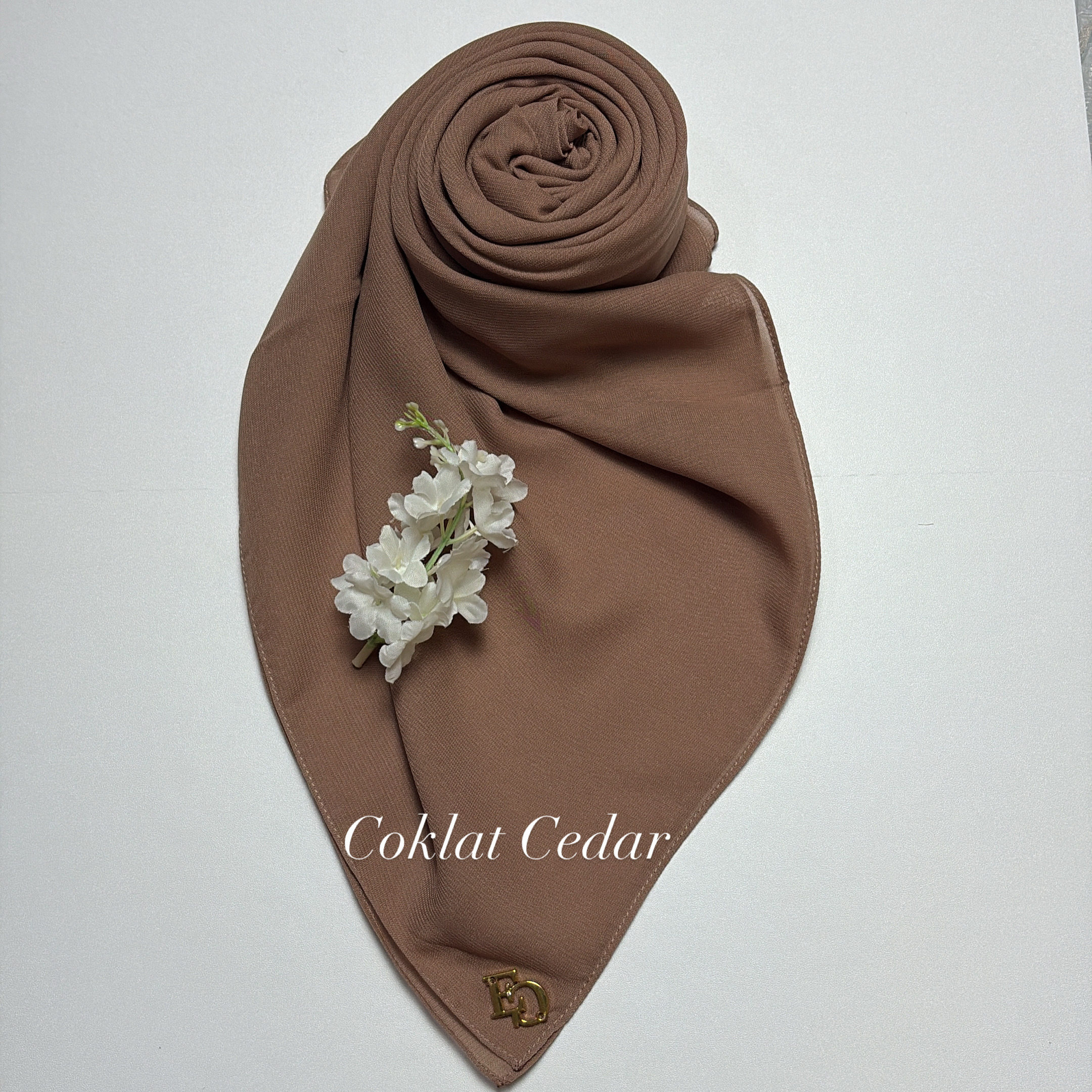 Evergrace Pollycotton Plain Square Coklat Cedar