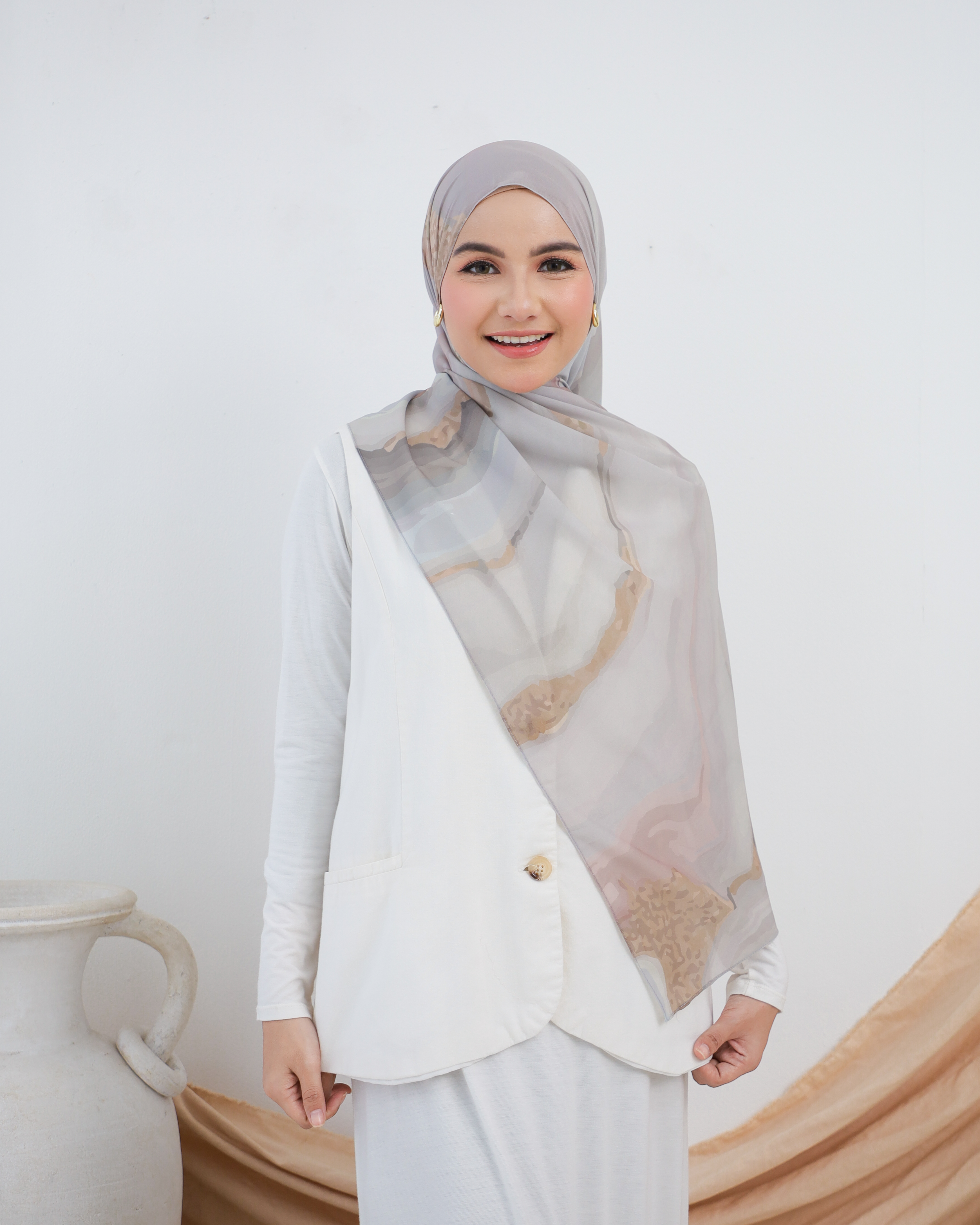 Evergrace Pashmina Marble Motif Shawl Calacata